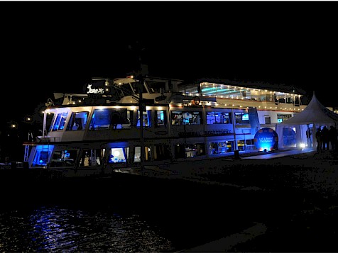 Leider steht für dieses Bild noch keine Beschreibung zur verfügung.