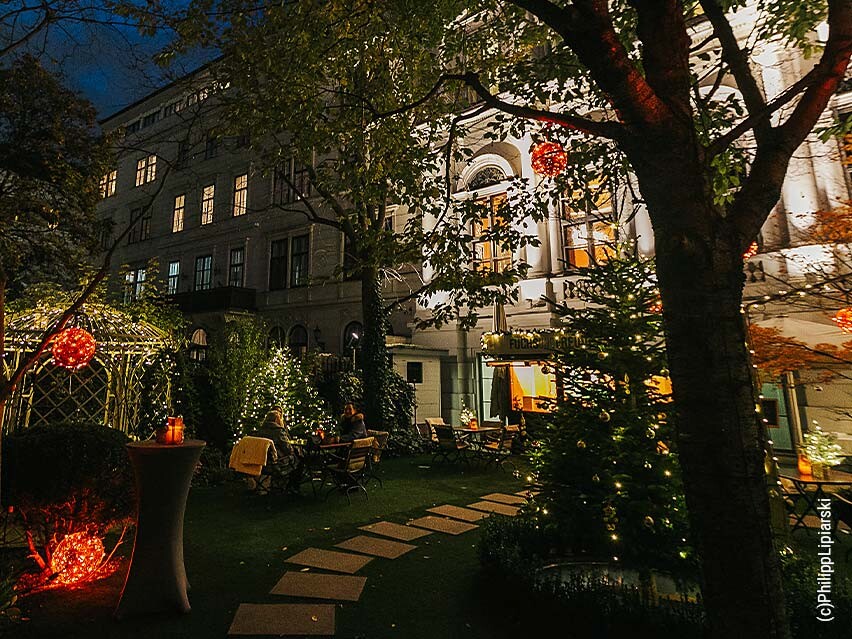 FuF Punschstand 2023 - erstmals im Privatgarten des Palais Coburg Residenz